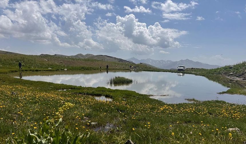 Şırnak'ta 2 bin 625 rakımlı Faraşin Yaylası'ndaki tektonik göller turizme kazandırılmayı bekliyor