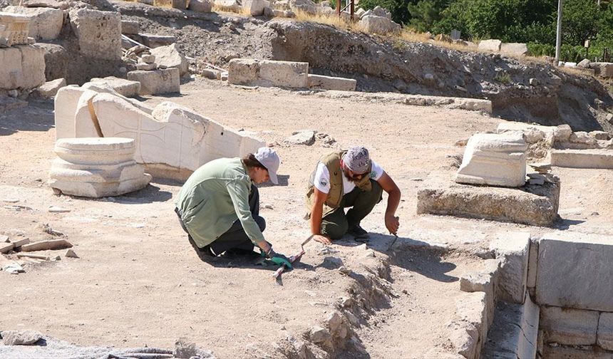 Tyana Antik Kenti'nde sekizgen planlı kilise gün yüzüne çıkarılıyor