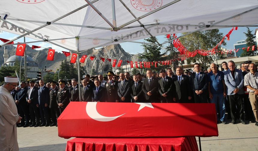 Tunceli'de şehit olan askerler son yolculuklarına uğurlandı