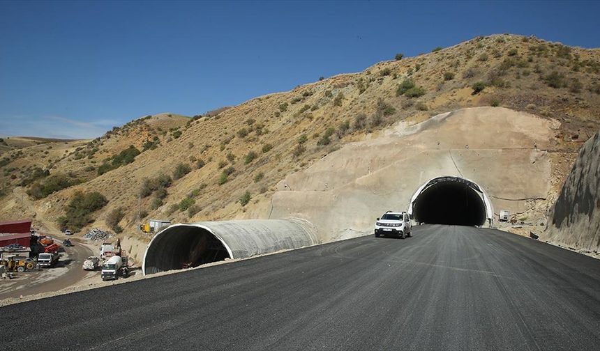 Açılışa hazırlanan T-1 tüneliyle Yüksekova'ya daha güvenli ulaşılacak