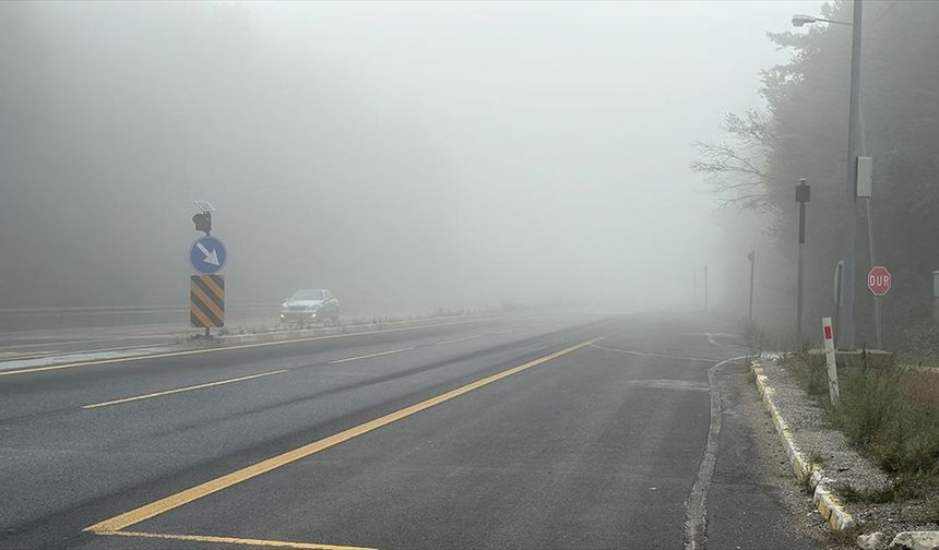 Bolu, Düzce ve Bartın'da sis görüş mesafesini düşürdü