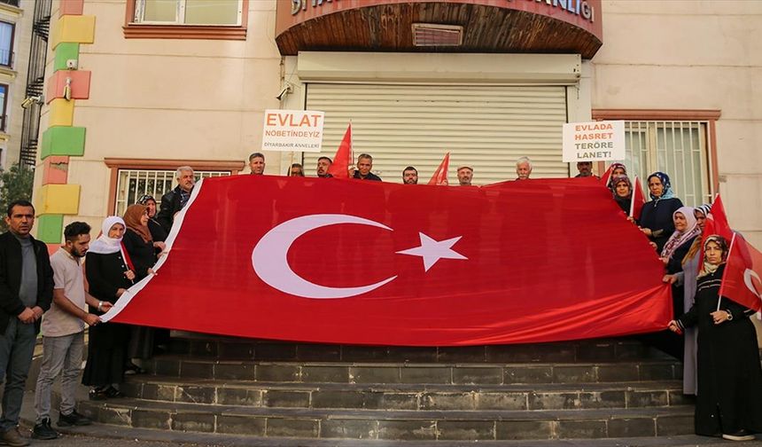 Diyarbakır annelerinden TUSAŞ'a yönelik terör saldırısına tepki