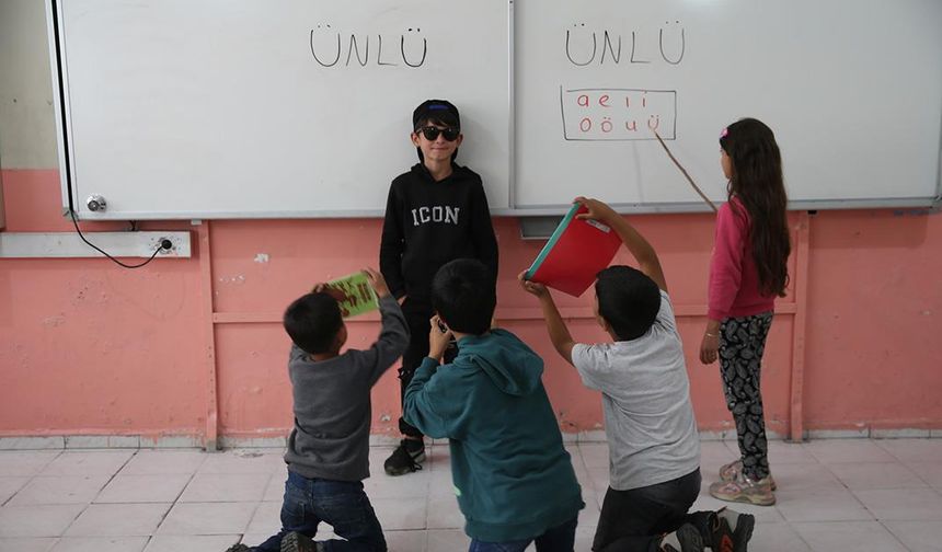 Eda öğretmen canlandırmalı eğitimlerle dersleri eğlenceli hale getiriyor