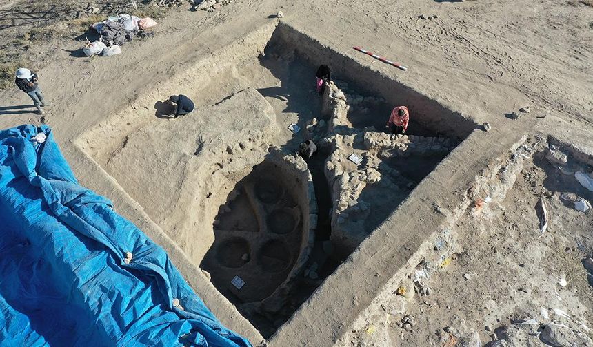 Kayıp şehir Puruşhanda'nın arandığı kazıda tahıl silosu ile iki mühür baskısı bulundu