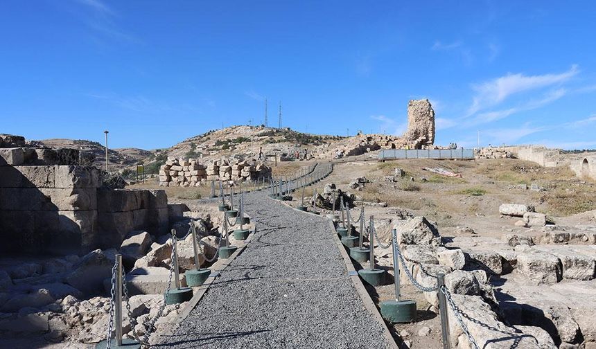 Urfa Kalesi kazıları bölge tarihine ışık tutuyor