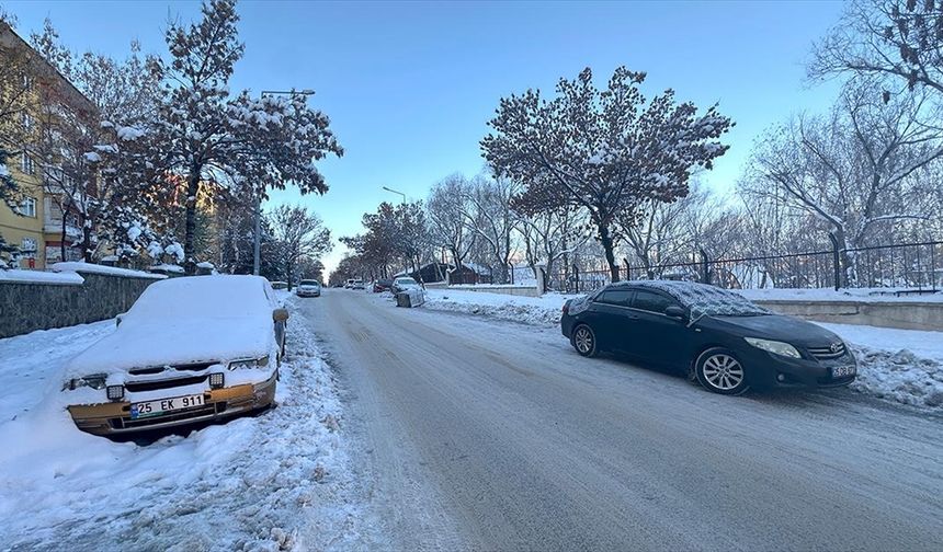 Erzurum'da termometreler sıfırın altında 18 dereceyi gösterdi