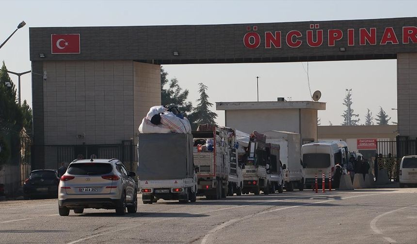 Türkiye'deki Suriyelilerin Kilis'ten ülkelerine dönüşü sürüyor