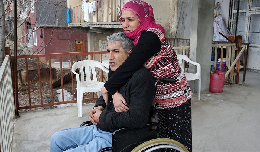 Bitlis'te meme kanseri kadın ile bedensel engelli eşi sevgileriyle hayata tutunuyor