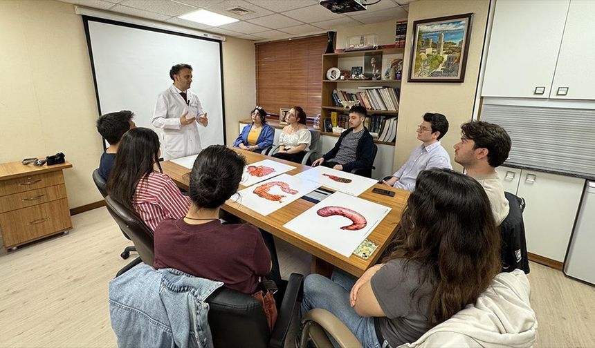 Hekim adayları tıbbi fotoğrafçılığın inceliklerini öğreniyor