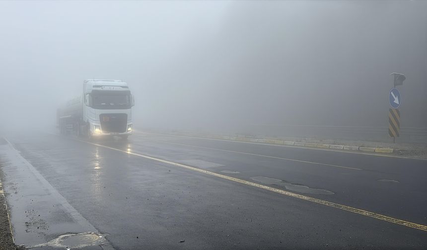 Bolu Dağı'nda sis etkili oldu