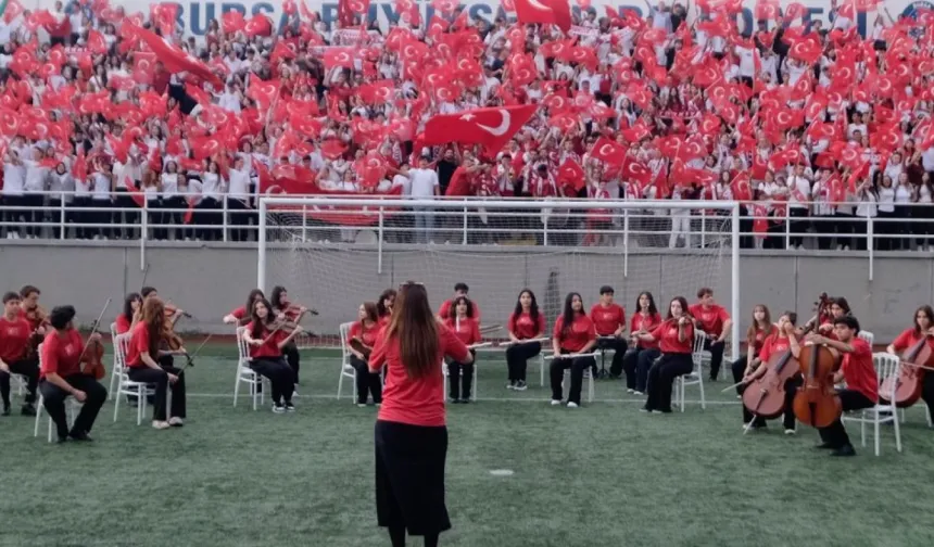 A Milli Takım marşını Bursalı öğrenciler besteledi... Bursalı 'Bizim Çocuklar' birinci seçildi