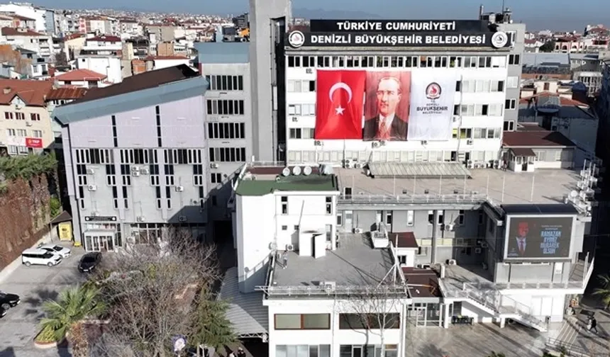 Denizli Büyükşehir'den öğrencilere test kitabı desteği