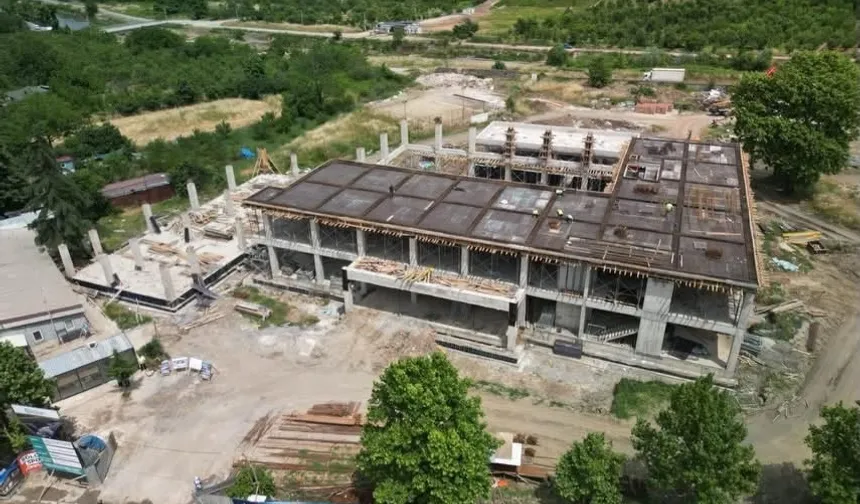 Kocaeli Gölcük'e FIFA standartlarında spor kompleksi inşa ediliyor