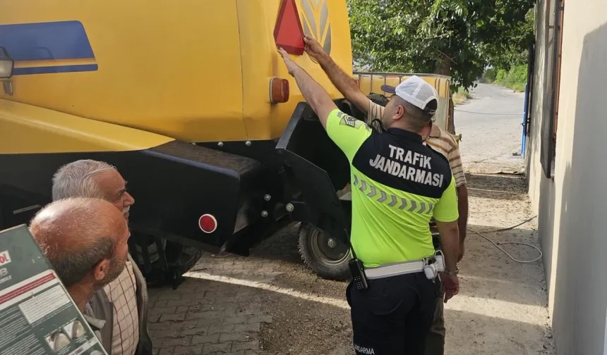 Şanlıurfa Jandarması'ndan hasat sezonunda sıkı trafik mesaisi