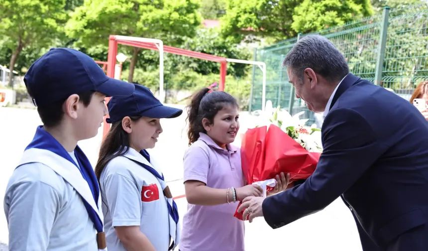 Zonguldak'ta Başkan Erdem öğrencilerle buluştu